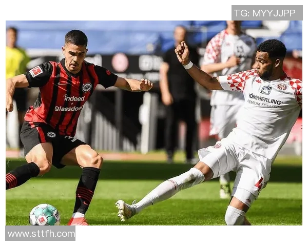 德甲联赛:法兰克福客场豪取胜利,势不可挡 德甲联赛:法兰克福客场豪取胜利,势不可挡