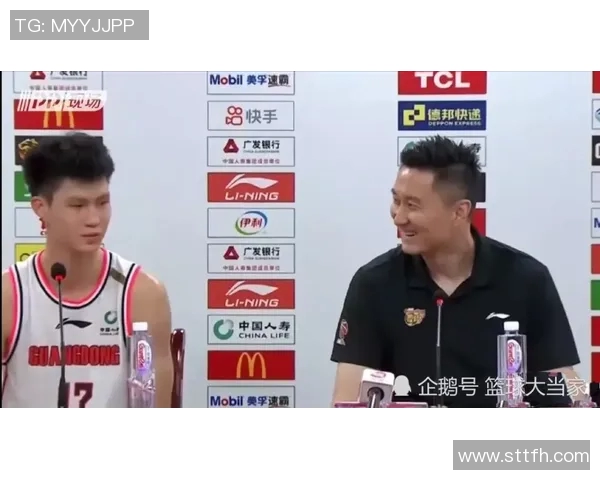 开拓者队主教练喊话球员，争取最高荣誉